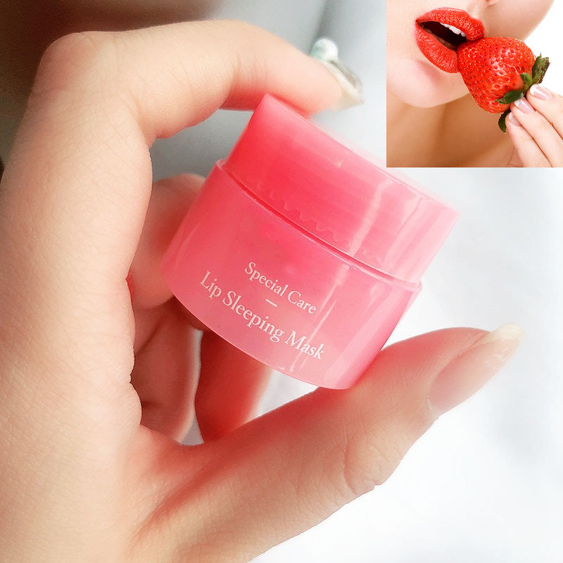 Sleeping mask for lip maintenance nourishes and protects